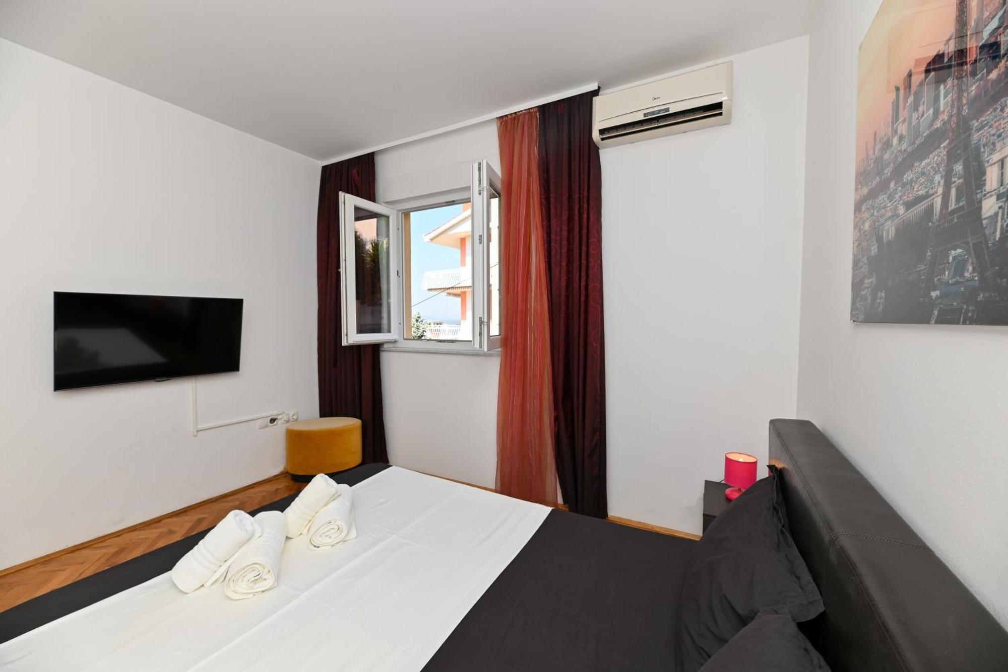 Sunny Place With Sea View Trogir Eksteriør billede